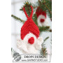 Red Nose Santa by DROPS Design - Julenisse Hekleoppskrift 8 cm